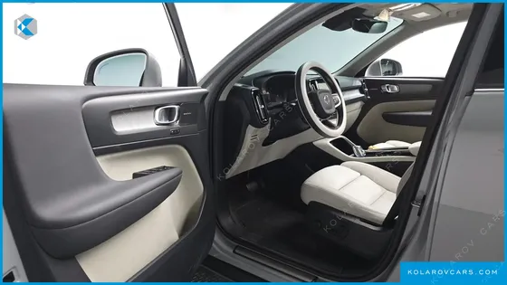 VOLVO XC40 B4 ULTRA BRIGHT