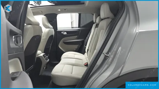 VOLVO XC40 B4 ULTRA BRIGHT