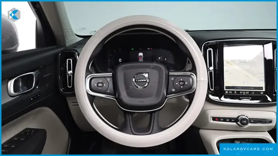VOLVO XC40 B4 ULTRA BRIGHT
