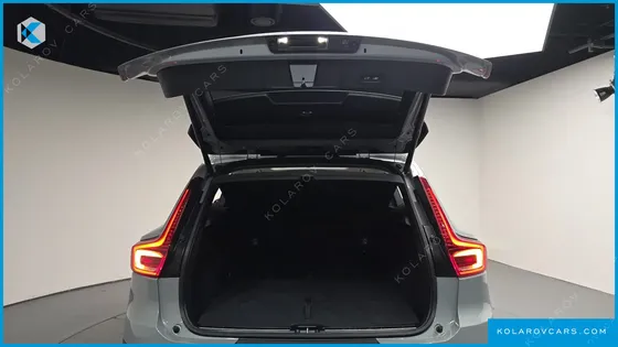 VOLVO XC40 B4 ULTRA BRIGHT