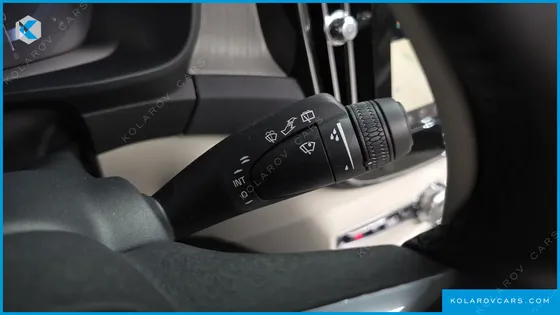 VOLVO XC40 B4 ULTRA BRIGHT