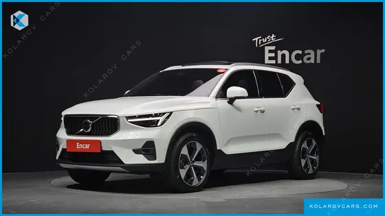 VOLVO XC40 B4 ULTRA BRIGHT