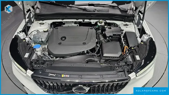 VOLVO XC40 B4 ULTRA BRIGHT
