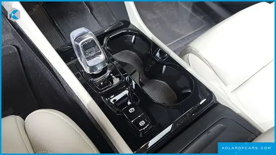 VOLVO XC40 B4 ULTRA BRIGHT