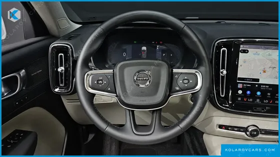 VOLVO XC40 B4 ULTRA BRIGHT