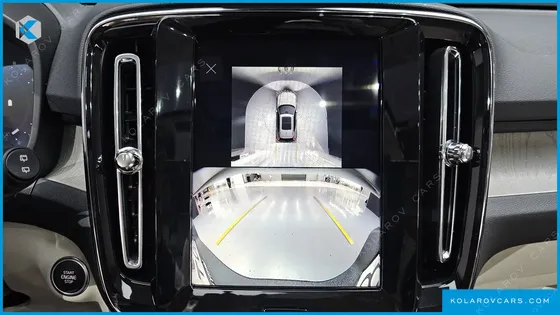 VOLVO XC40 B4 ULTRA BRIGHT