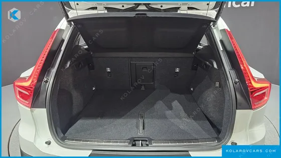 VOLVO XC40 B4 ULTRA BRIGHT