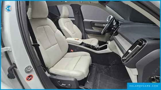 VOLVO XC40 B4 ULTRA BRIGHT
