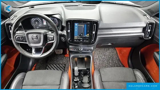 VOLVO XC40 B4 R-DESIGN