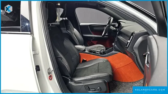 VOLVO XC40 B4 R-DESIGN