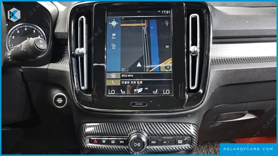 VOLVO XC40 B4 R-DESIGN