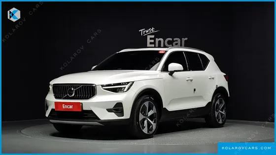 VOLVO XC40 B4 ULTIMATE BRIGHT