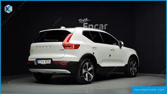 VOLVO XC40 B4 ULTIMATE BRIGHT