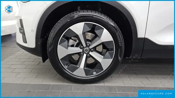 VOLVO XC40 B4 ULTIMATE BRIGHT