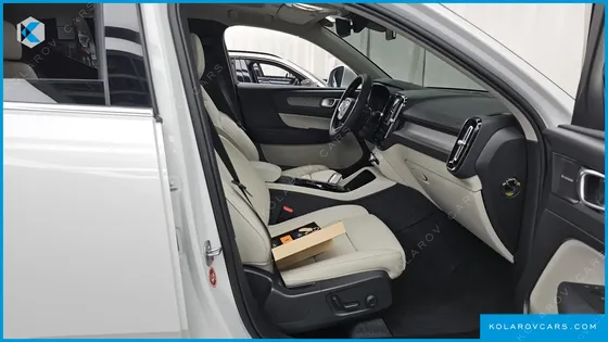 VOLVO XC40 B4 ULTIMATE BRIGHT