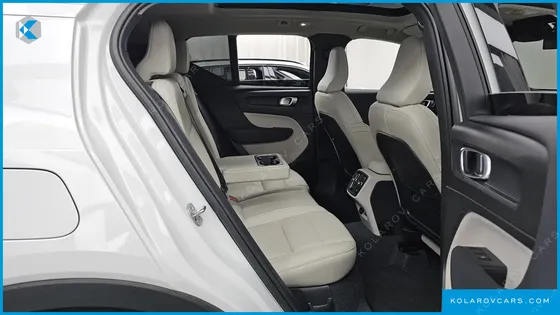 VOLVO XC40 B4 ULTIMATE BRIGHT
