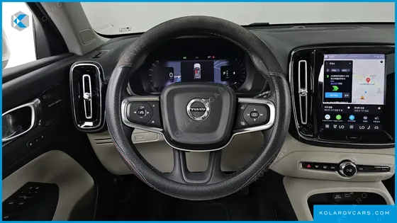 VOLVO XC40 B4 ULTIMATE BRIGHT