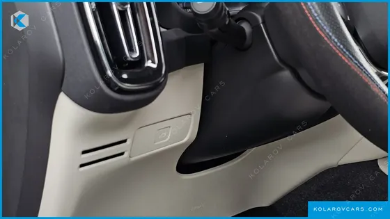 VOLVO XC40 B4 ULTIMATE BRIGHT