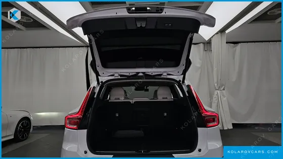VOLVO XC40 B4 ULTIMATE BRIGHT