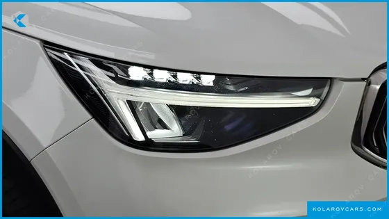 VOLVO XC40 B4 ULTIMATE BRIGHT
