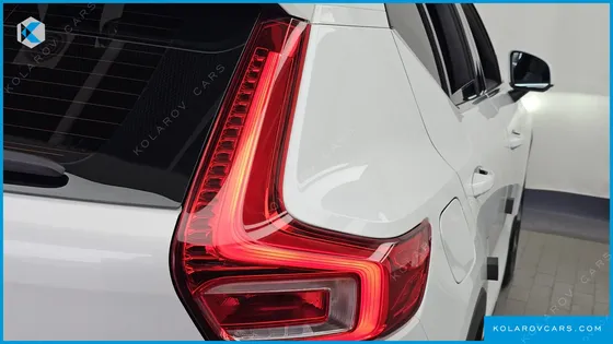 VOLVO XC40 B4 ULTIMATE BRIGHT
