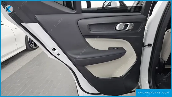 VOLVO XC40 B4 ULTIMATE BRIGHT