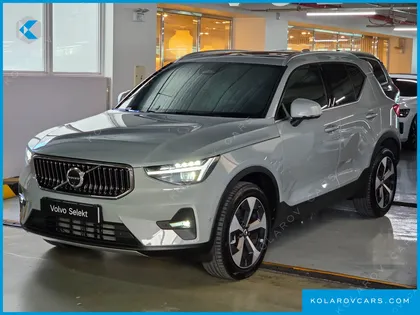 VOLVO XC40 B4 ULTRA BRIGHT