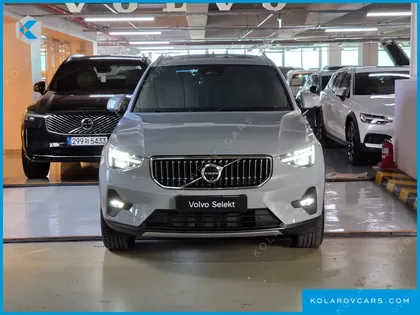 VOLVO XC40 B4 ULTRA BRIGHT