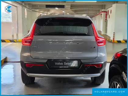 VOLVO XC40 B4 ULTRA BRIGHT