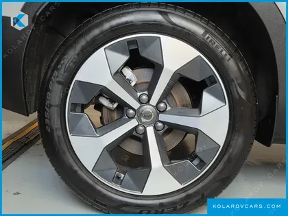 VOLVO XC40 B4 ULTRA BRIGHT