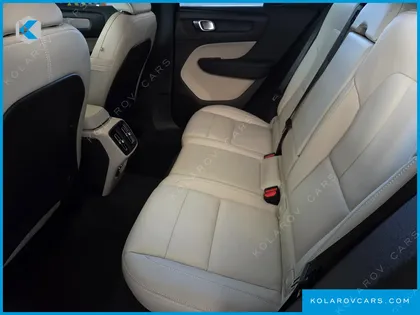 VOLVO XC40 B4 ULTRA BRIGHT