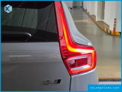VOLVO XC40 B4 ULTRA BRIGHT