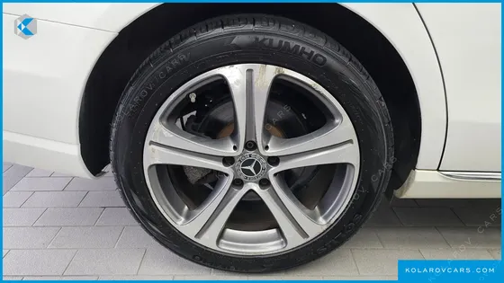 MERCEDES E-CLASS E300 4MATIC AVNATGARDE