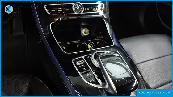 MERCEDES E-CLASS E300 4MATIC AVNATGARDE