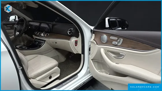 MERCEDES E-CLASS E300 EXCLUSIVE