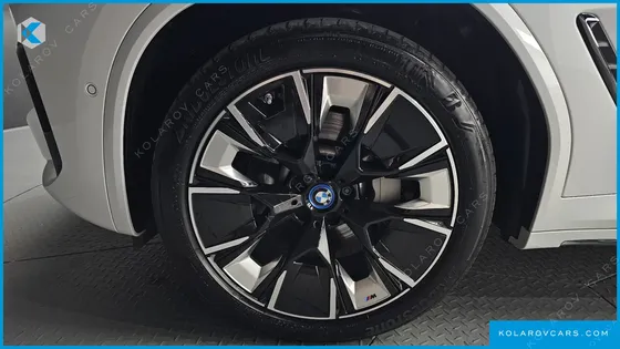 BMW IX3 M SPORTS