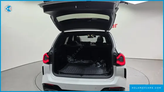 BMW IX3 M SPORTS