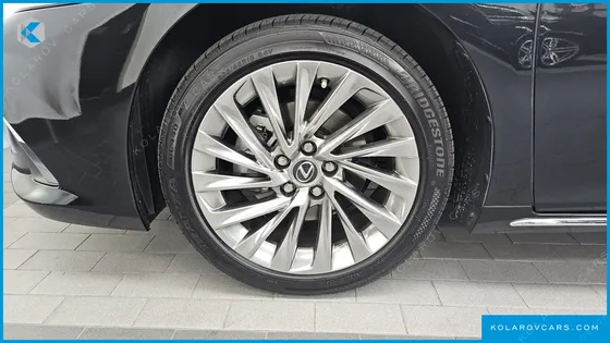 LEXUS ES LUXURY PLUS