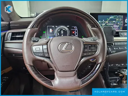 LEXUS ES EXECUTIVE