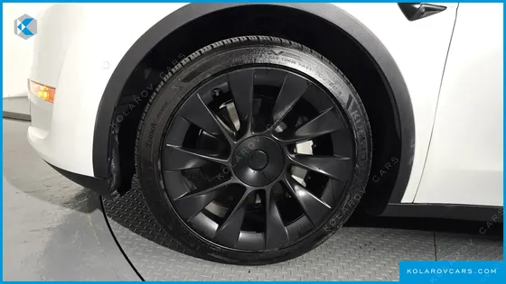 TESLA MODEL Y LONG RANGE AWD