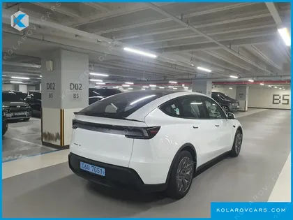 TESLA MODEL Y L LONG RANGE AWD