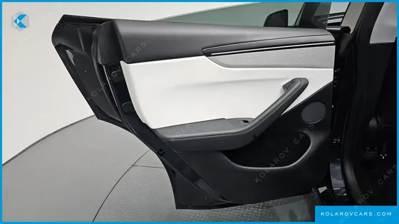 TESLA MODEL Y RWD