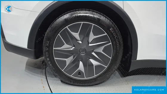 TESLA MODEL Y L LONG RANGE AWD
