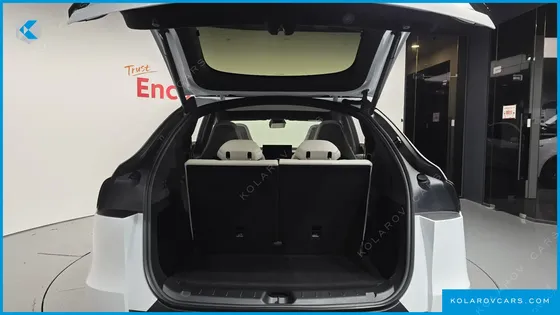 TESLA MODEL Y L LONG RANGE AWD