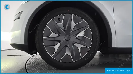 TESLA MODEL Y L LONG RANGE AWD