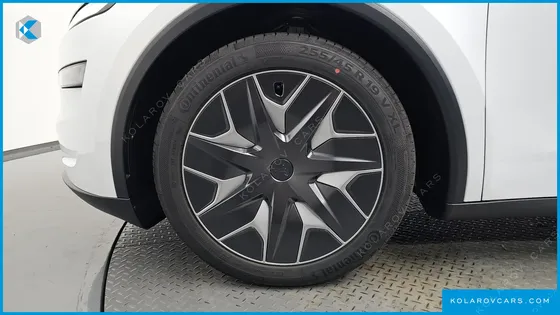 TESLA MODEL Y L LONG RANGE AWD