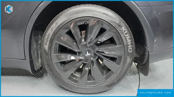 TESLA MODEL Y RWD