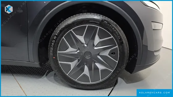 TESLA MODEL Y L LONG RANGE AWD