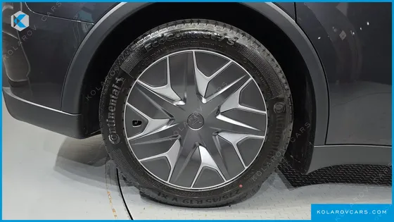 TESLA MODEL Y L LONG RANGE AWD