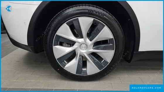 TESLA MODEL Y LONG RANGE AWD